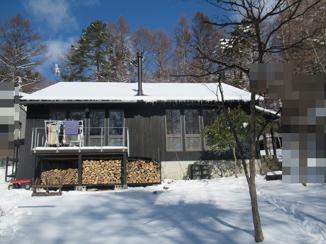 北杜市　屋根塗装工事　遮熱　別荘